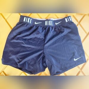 Girls Nike athletic shorts size Large